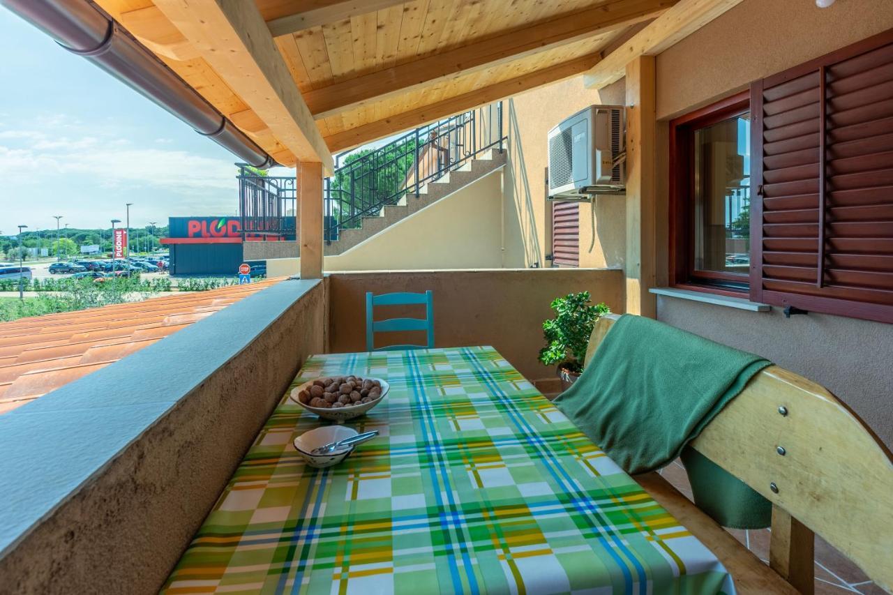 Apartments Armando Fažana エクステリア 写真