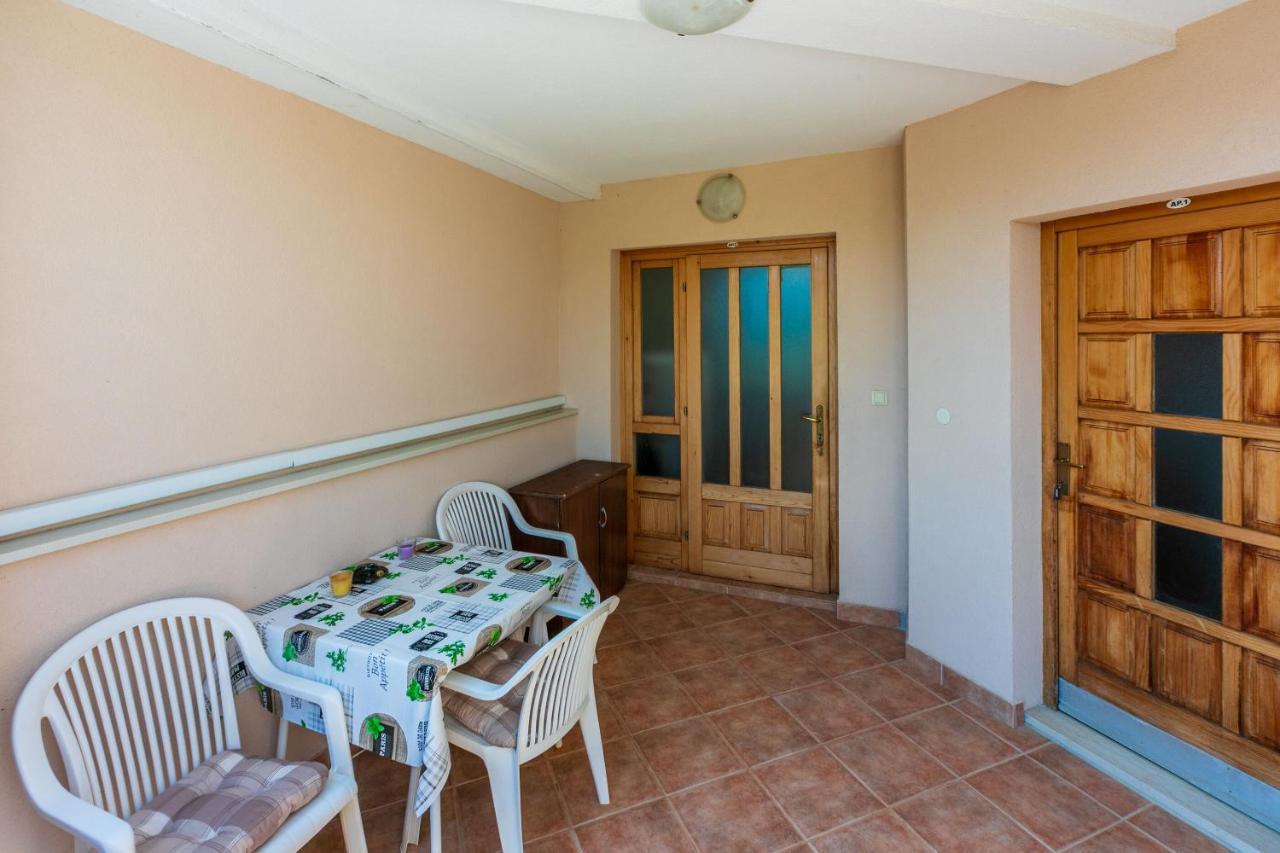 Apartments Armando Fažana エクステリア 写真