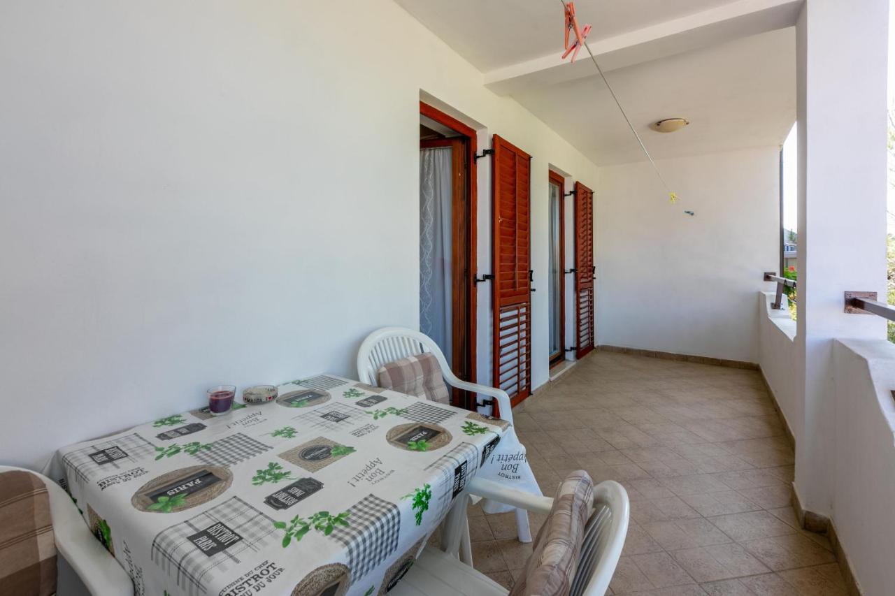 Apartments Armando Fažana エクステリア 写真