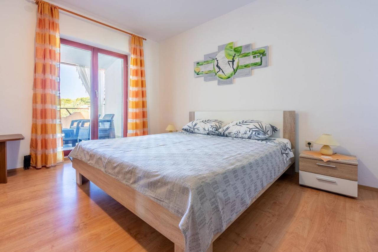 Apartments Armando Fažana エクステリア 写真