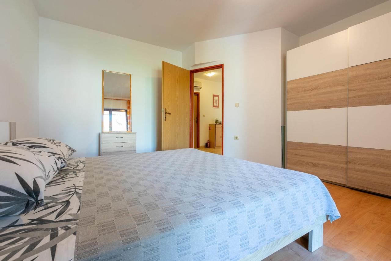 Apartments Armando Fažana エクステリア 写真