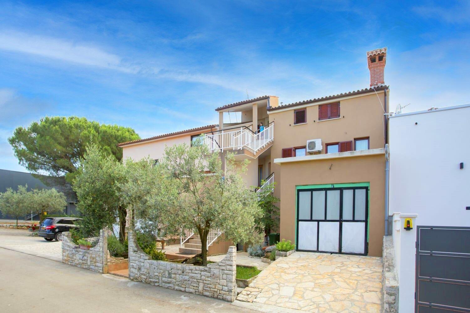 Apartments Armando Fažana エクステリア 写真