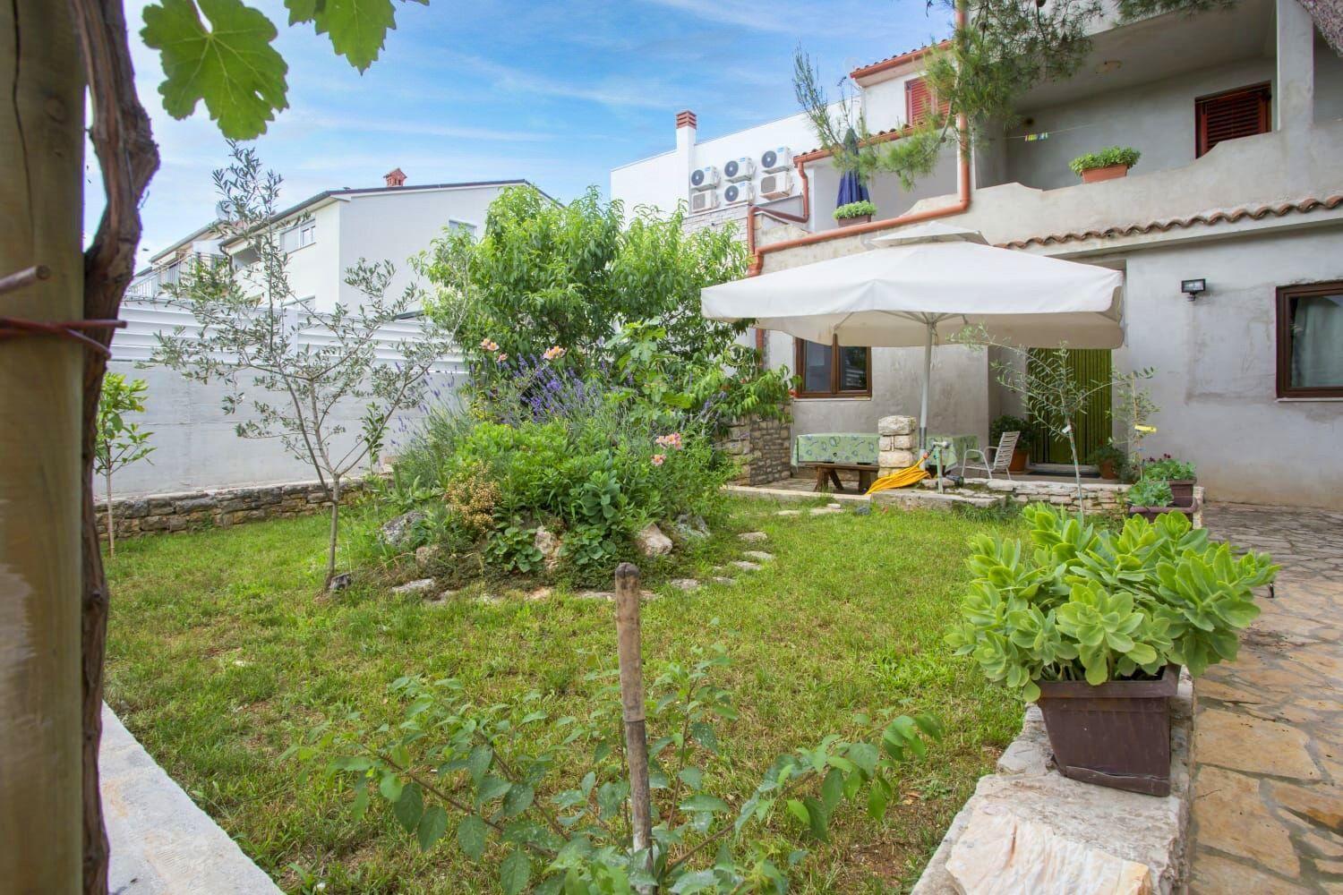 Apartments Armando Fažana エクステリア 写真